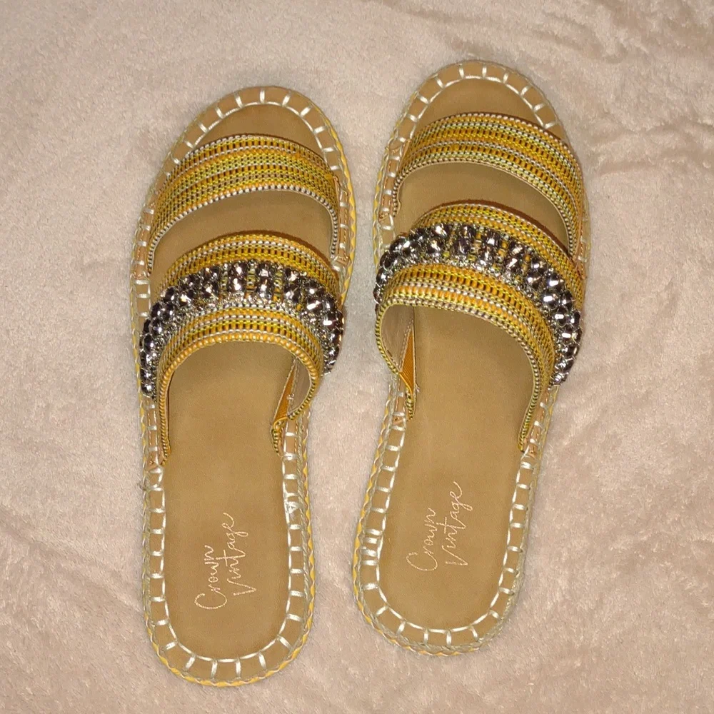 👣CROWN VINTAGE 💫Miyan Espadrilles Sandals in Merigold/Quicksand footwear